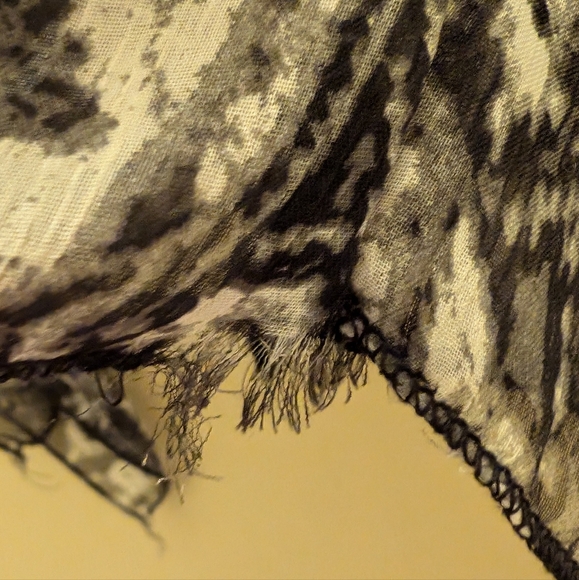 ❤️ Dressy Sheer Blouse Large - Picture 7 of 8